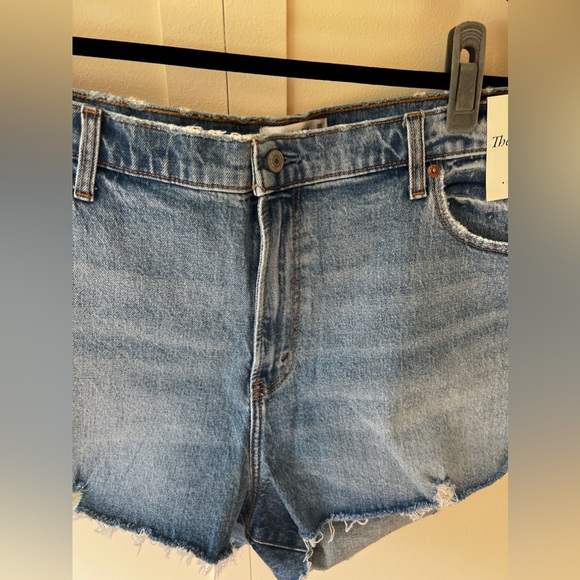 Abercrombie & Fitch NWT Mom Short‎ High Rise Curve Love Jean Shorts Size 20 - Picture 5 of 12